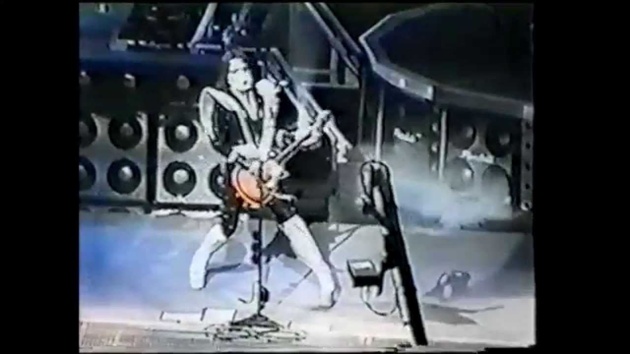 flashback kiss in buffalo 1998