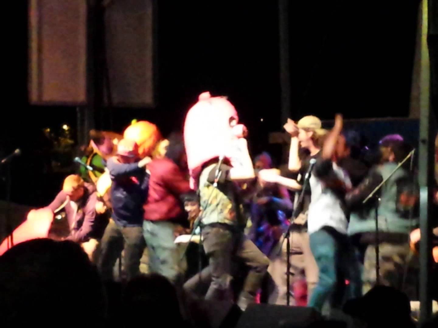 green jelly mia the bear song