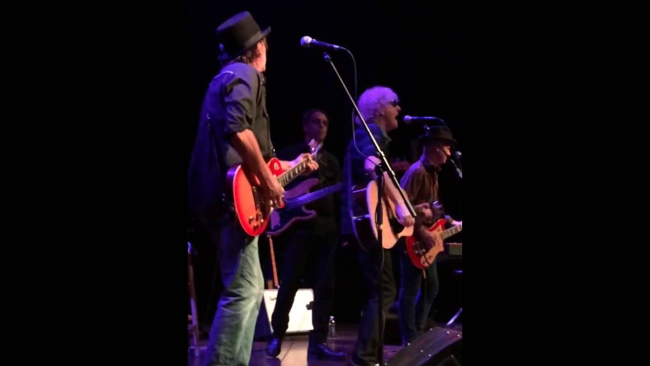 ian hunter tralf music hall