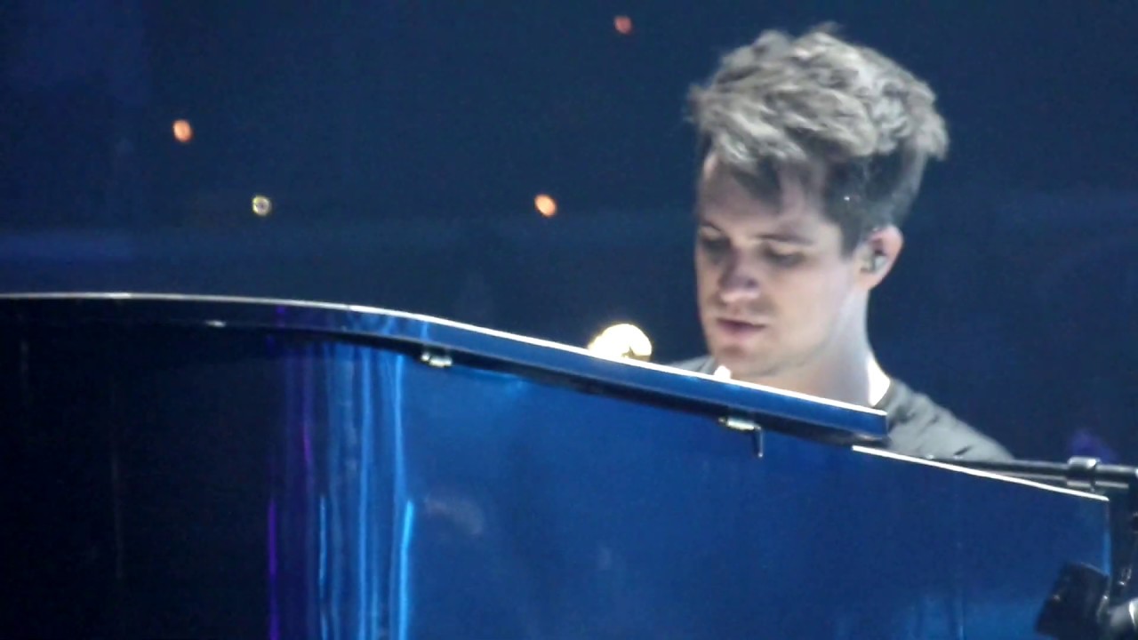 panic at the disco key bank cent
