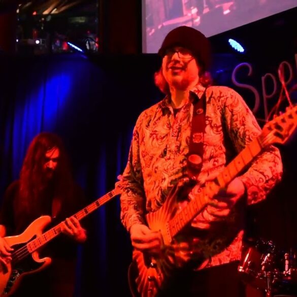 eberwine worlds away live