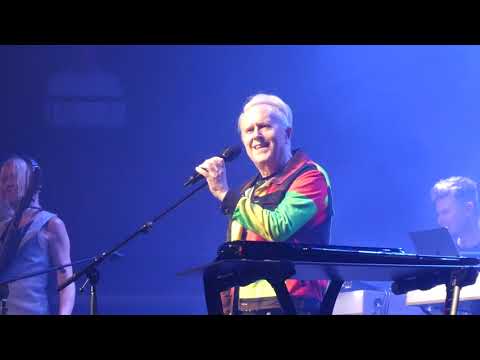 howard jones things can only get