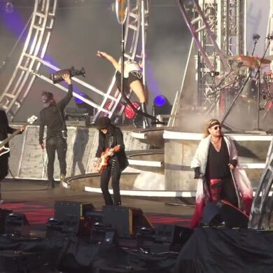 motley crue wild side live at hi
