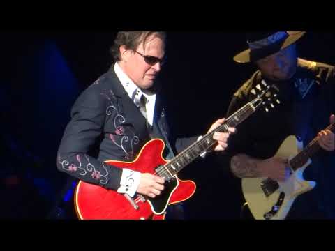 Joe Bonamassa @ Shea's Performing Arts Center 23 Gi7zqDR5F3k