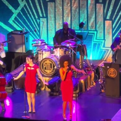 Scott Bradlee’s Postmodern Jukebox @ Riviera Theater 24 WUxkrMqVxWM