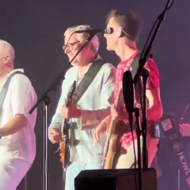 barenaked ladies the old apartment terminal b at outer harbor in buffalo ny on 7 26 25